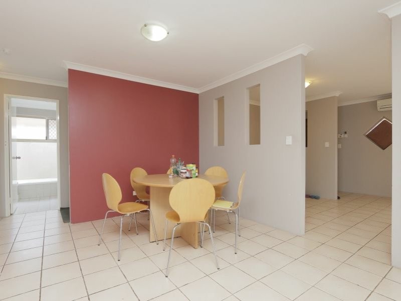 8 Harriet Place, Cloverdale WA 6105