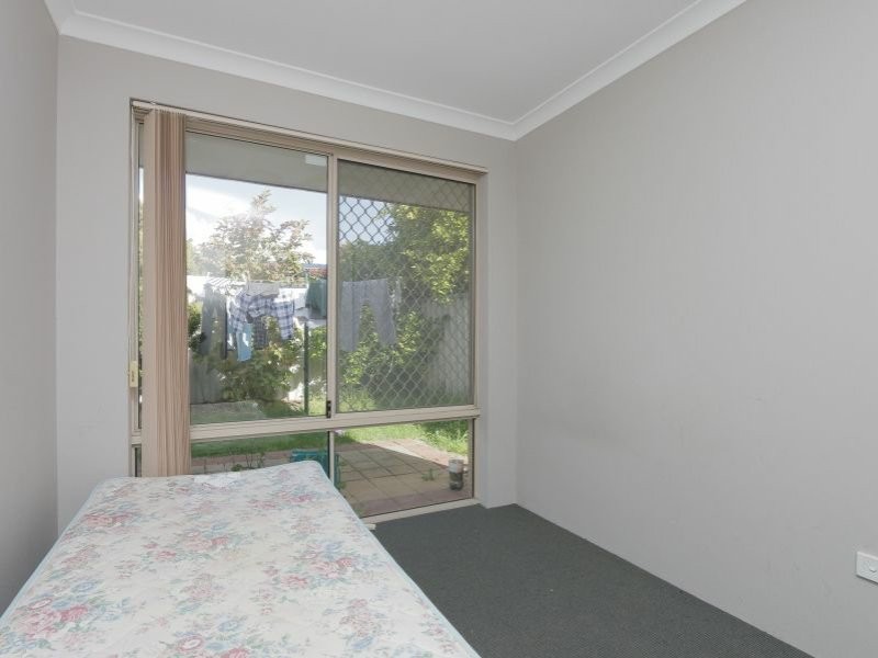 8 Harriet Place, Cloverdale WA 6105