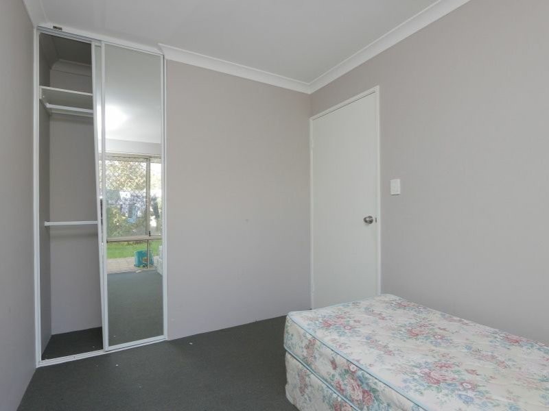8 Harriet Place, Cloverdale WA 6105