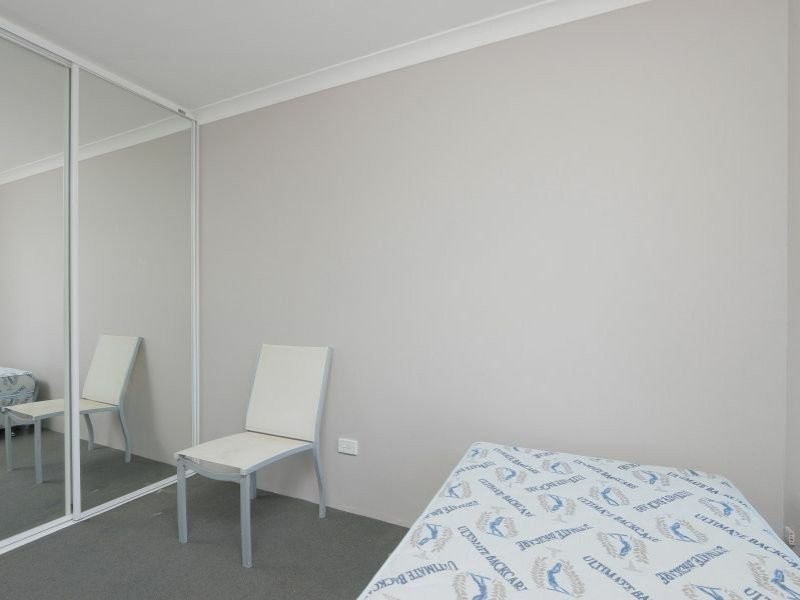 8 Harriet Place, Cloverdale WA 6105