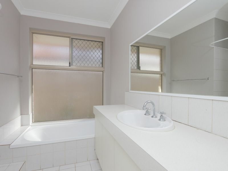 8 Harriet Place, Cloverdale WA 6105