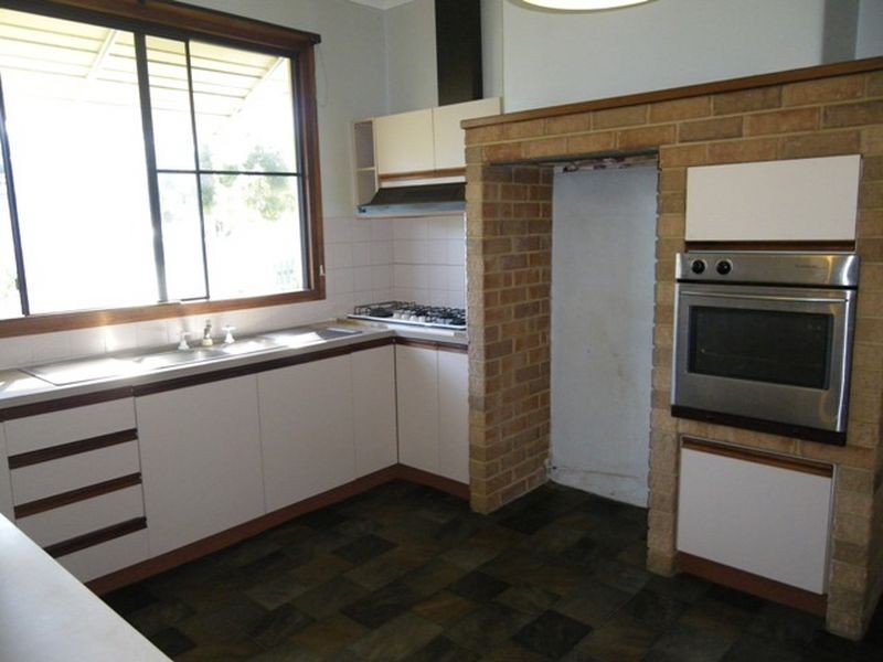 122 Gladstone Road, Rivervale WA 6103
