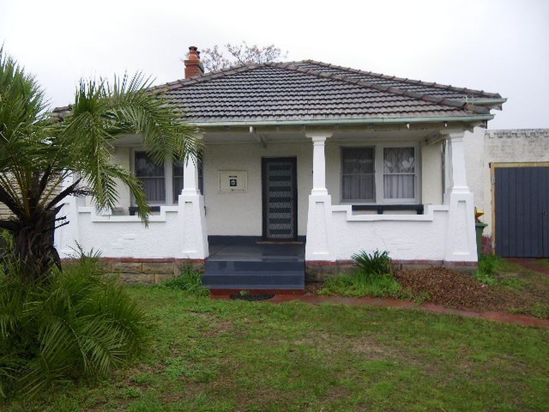 8 Fitzroy Road, Rivervale WA 6103