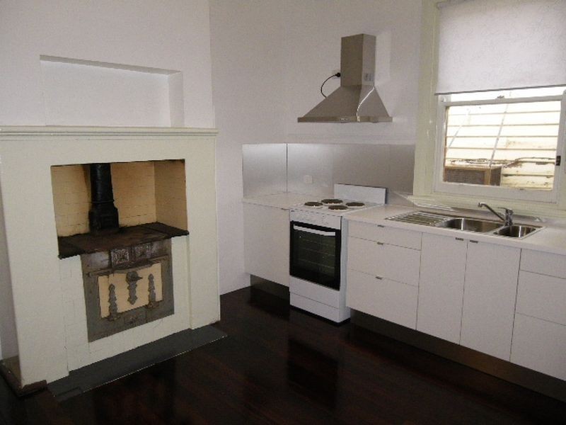 8 Fitzroy Road, Rivervale WA 6103