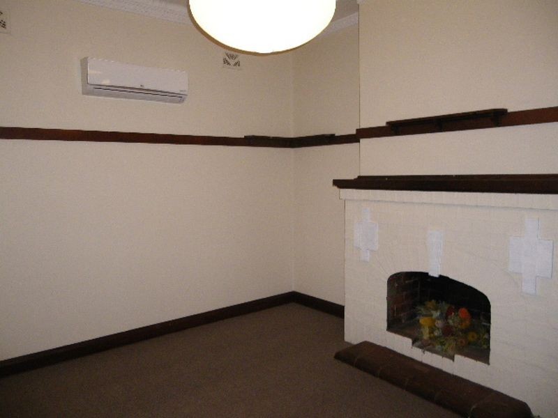 8 Fitzroy Road, Rivervale WA 6103