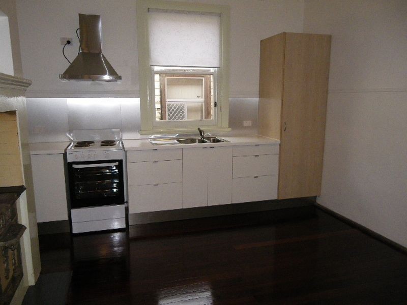 8 Fitzroy Road, Rivervale WA 6103