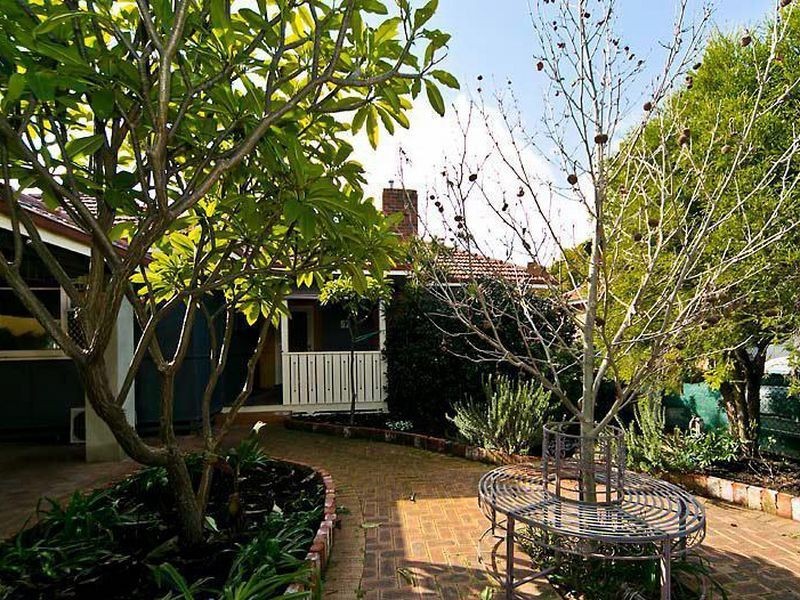 57 Gladstone Road, Rivervale WA 6103