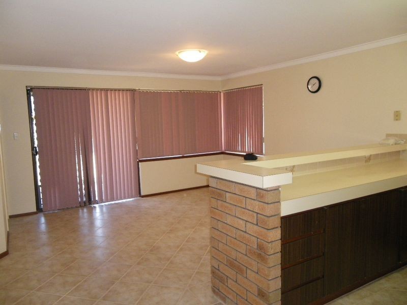 2/4 Chich Place, Cannington WA 6107