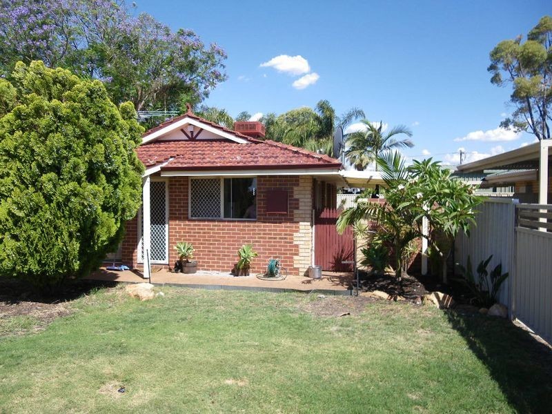 4 Dunton Place, Redcliffe WA 6104