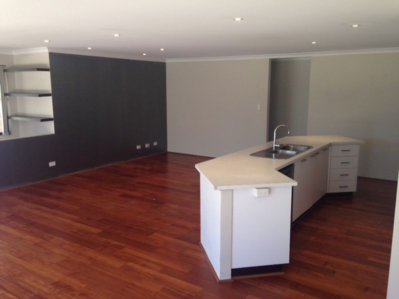 13 Murrumbidgee Drive, Hammond Park WA 6164