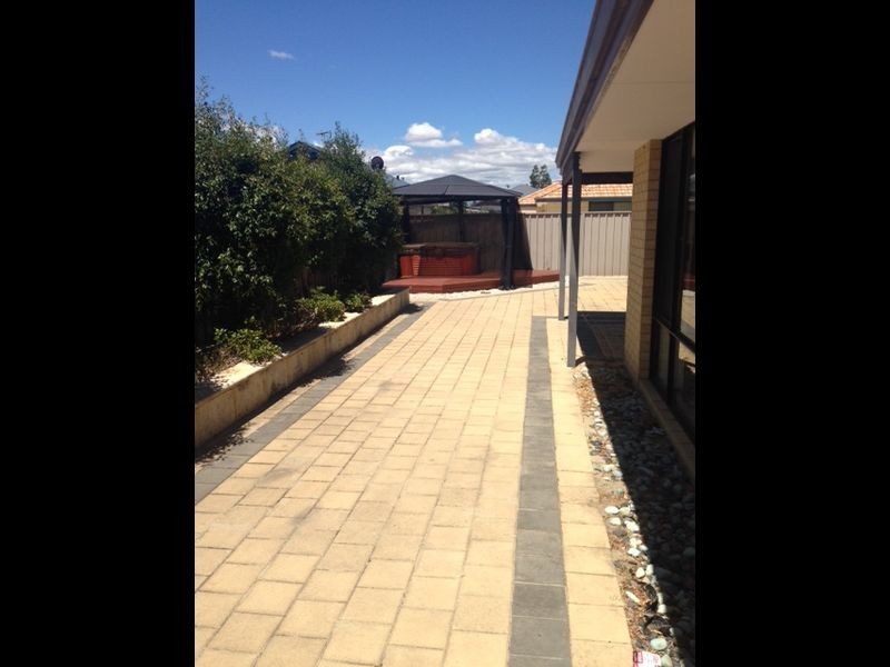 13 Murrumbidgee Drive, Hammond Park WA 6164