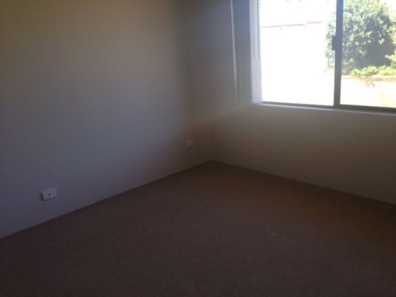 13 Murrumbidgee Drive, Hammond Park WA 6164