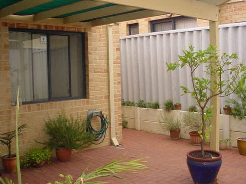 10 18-20 The Crescent, Redcliffe WA 6104