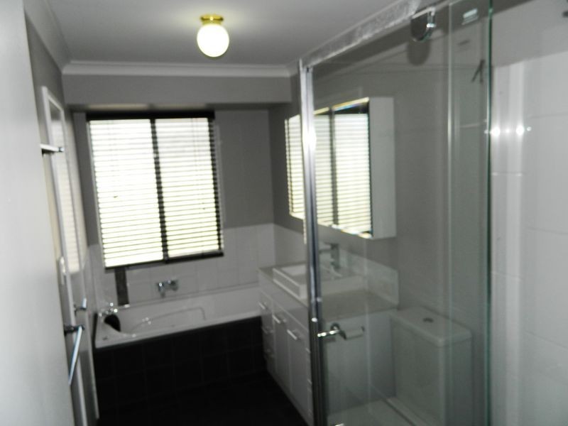 25 Lansing Street, Queens Park WA 6107