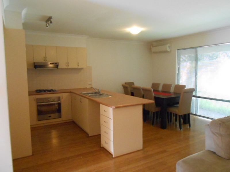 2/16 The Crescent, Redcliffe WA 6104
