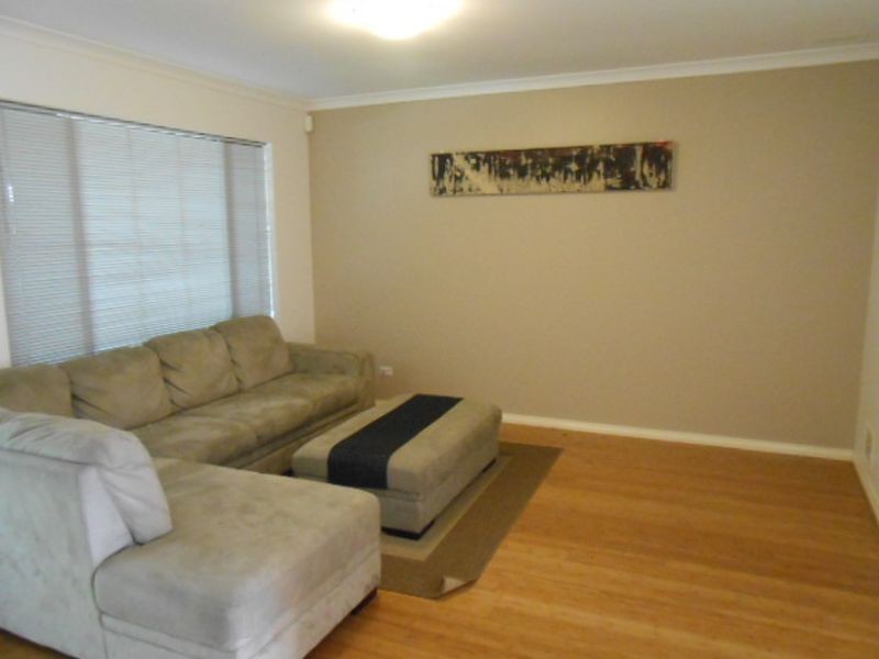 2/16 The Crescent, Redcliffe WA 6104