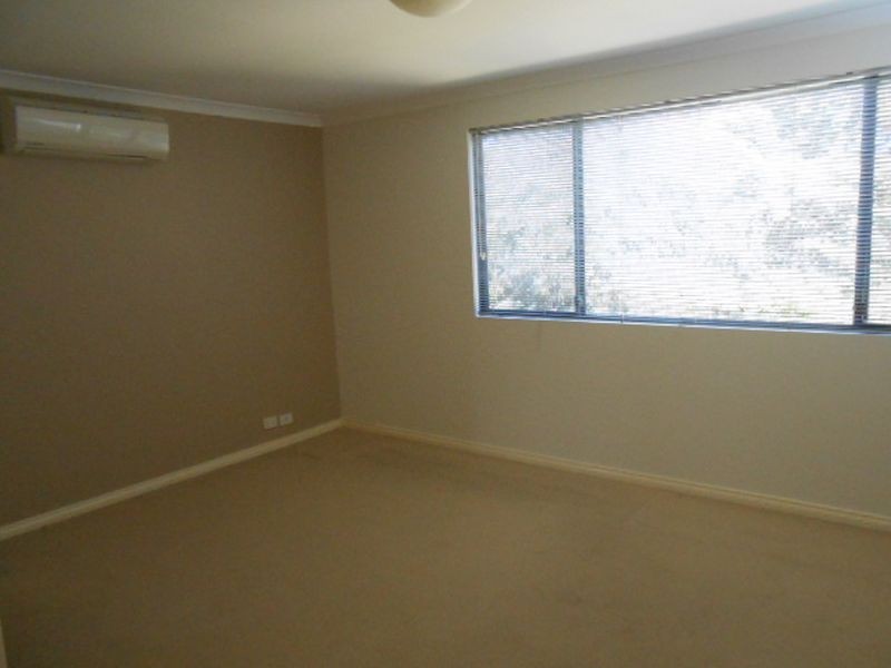 2/16 The Crescent, Redcliffe WA 6104