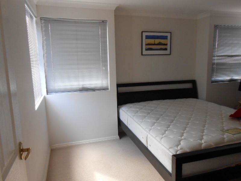 2/16 The Crescent, Redcliffe WA 6104