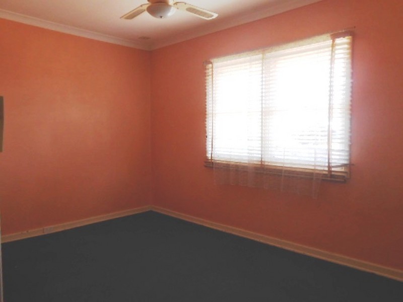 320 Fulham Street, Cloverdale WA 6105