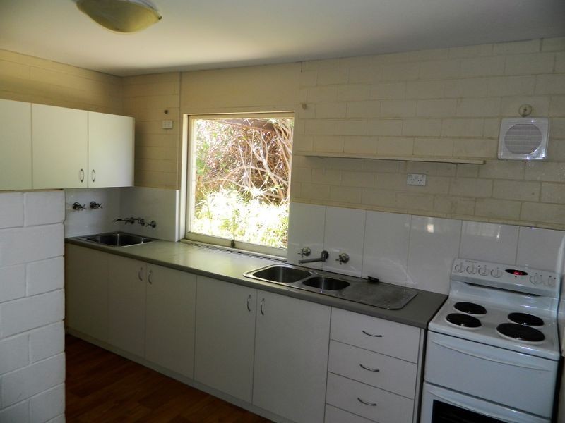 7 Chamberlain Road, Rivervale WA 6103