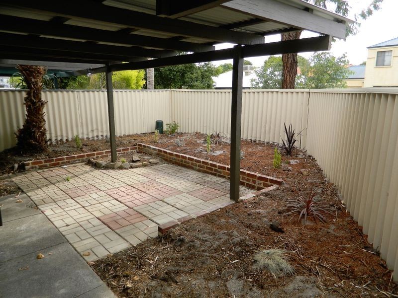 7 Chamberlain Road, Rivervale WA 6103