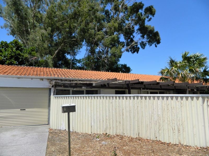7 Chamberlain Road, Rivervale WA 6103