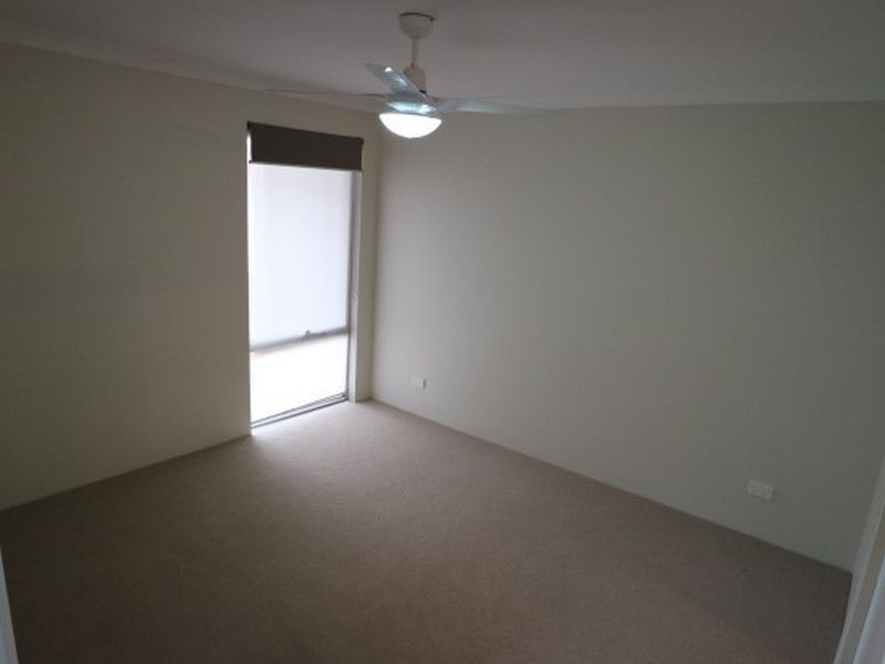 18/12 Loder Way, South Guildford WA 6055