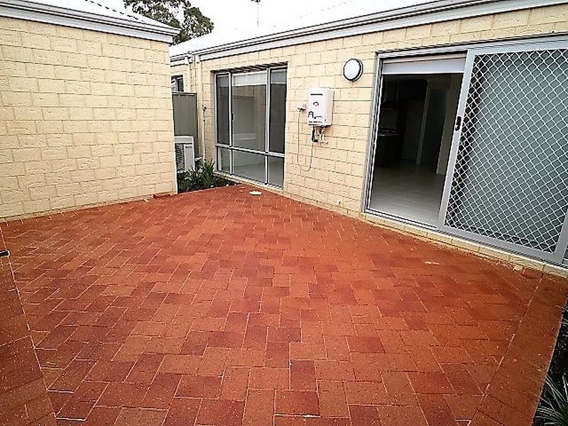 18/12 Loder Way, South Guildford WA 6055
