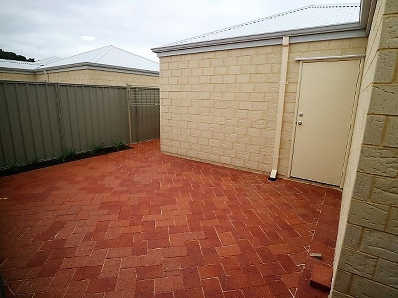 18/12 Loder Way, South Guildford WA 6055
