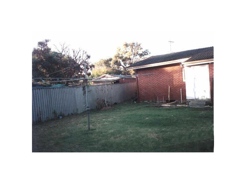 19 McGlinn Way, Cloverdale WA 6105