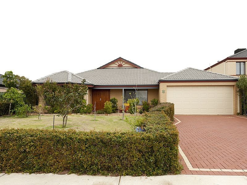 7 Excalibur Chase, Wattle Grove WA 6107