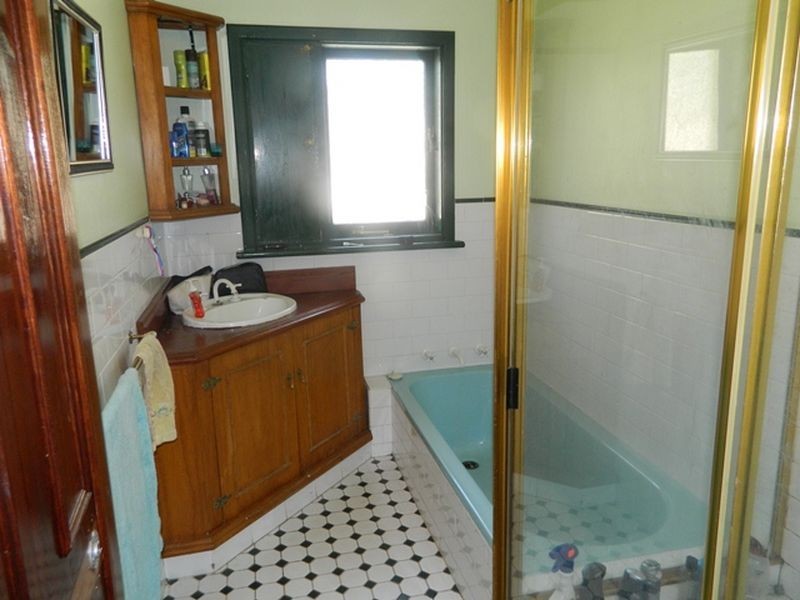 24 Berehaven Avenue, Thornlie WA 6108