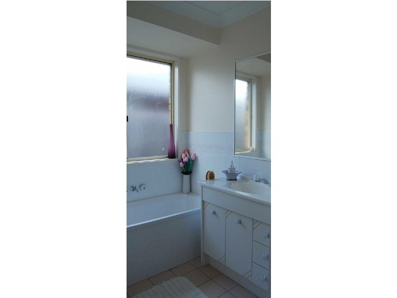 2/2 Honeymyrtle Drive, Banora Point NSW 2486