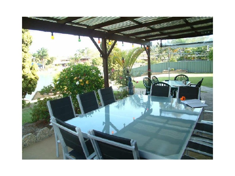 8 Headsail Crt, Currumbin Waters QLD 4223