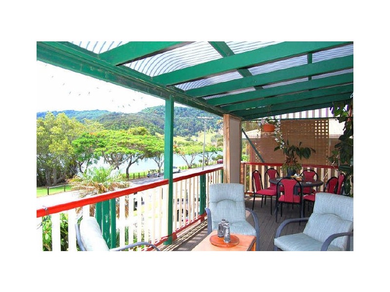 100 Riverside Dr, Tumbulgum NSW 2490