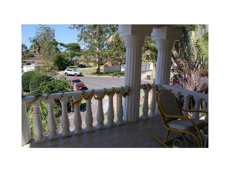 4 Whitsunday Dr, Currumbin Waters QLD 4223