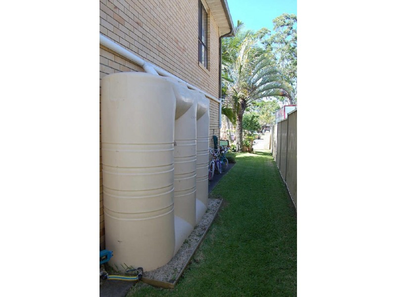 4 Whitsunday Dr, Currumbin Waters QLD 4223