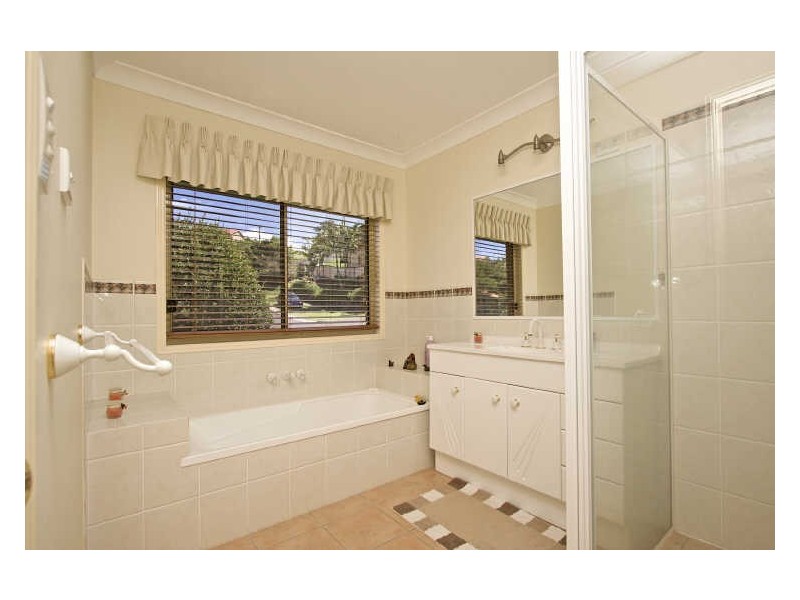 13 Tyrone Terrace, Banora Point NSW 2486