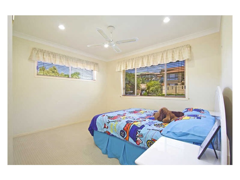 13 Tyrone Terrace, Banora Point NSW 2486