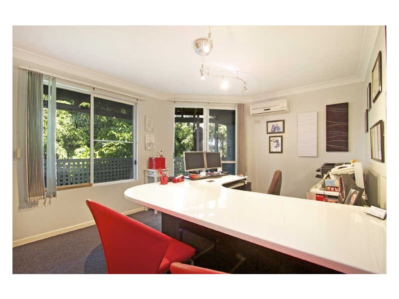 19 Kaffia Court, Elanora QLD 4221