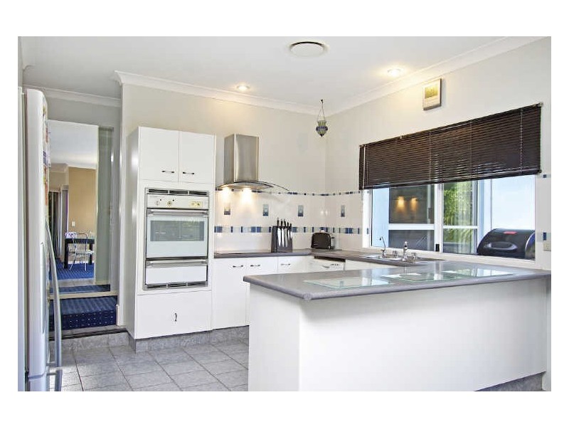 19 Kaffia Court, Elanora QLD 4221