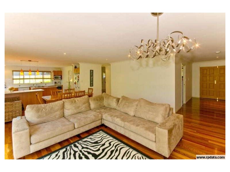 7 Forest Dr, Elanora QLD 4221