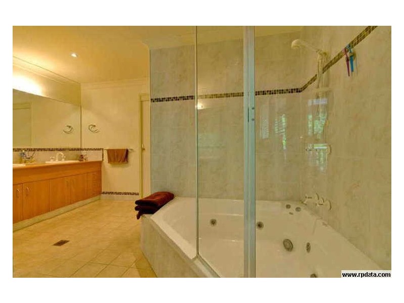 7 Forest Dr, Elanora QLD 4221