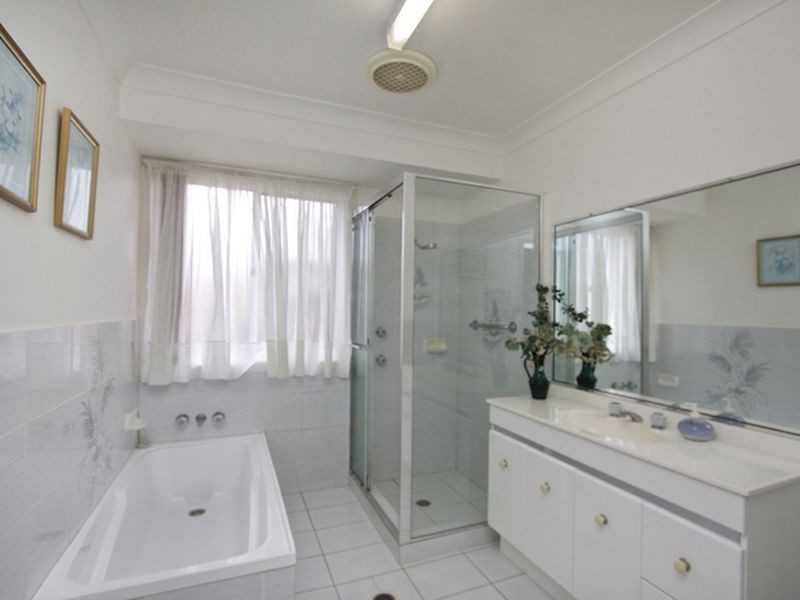 84 Glen Ayr Drive, Banora Point NSW 2486