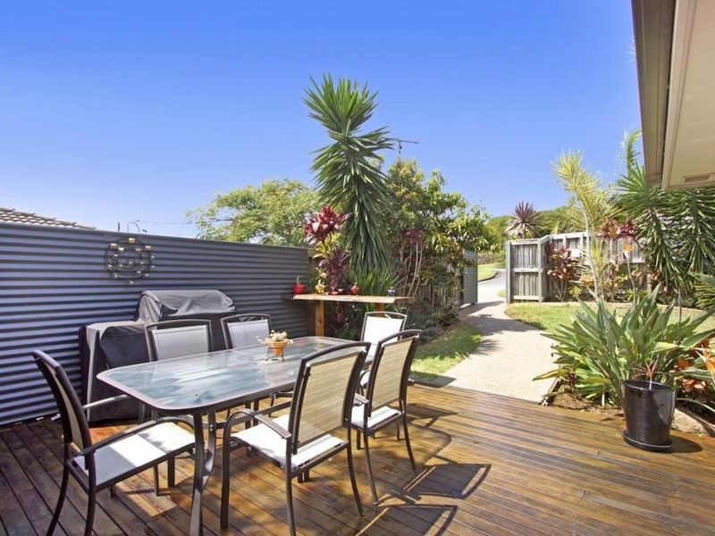 121 Pioneer Pde, Banora Point NSW 2486