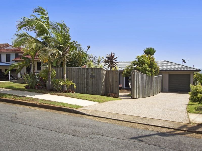 121 Pioneer Pde, Banora Point NSW 2486