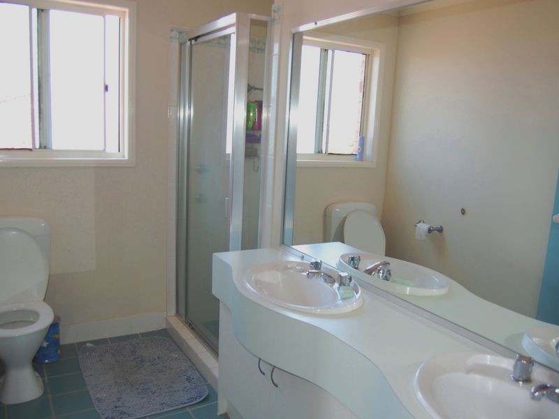 78 Lochlomond Dr, Banora Point NSW 2486