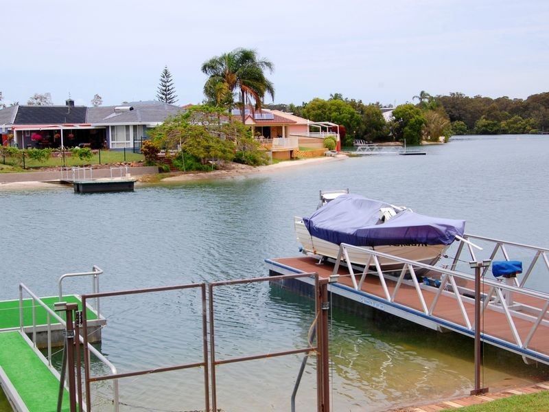 15 Shearwater Parade, Tweed Heads NSW 2485