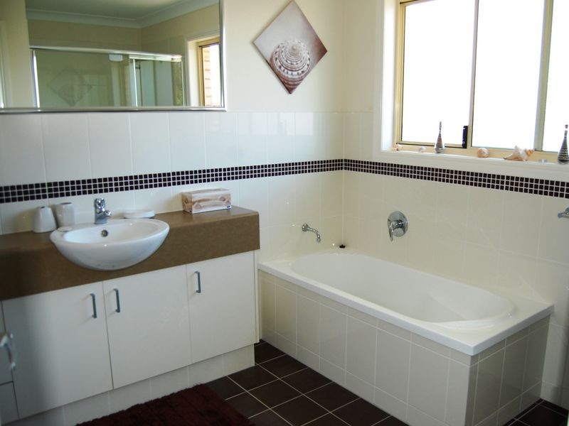 8 Firetail Crt, Tweed Heads South NSW 2486
