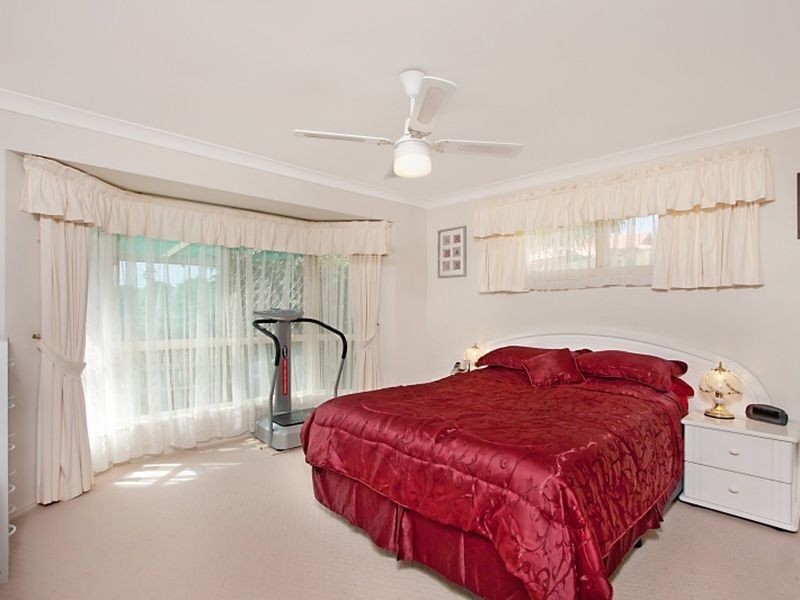 22 Tyrone Terrace, Banora Point NSW 2486